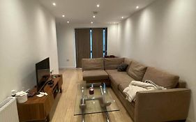 Amazing Apartment Moments Away From The Heart Of London