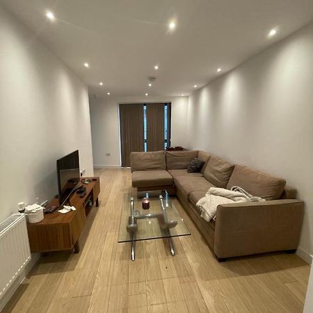 Amazing Apartment Moments Away From The Heart Of London Exterior photo