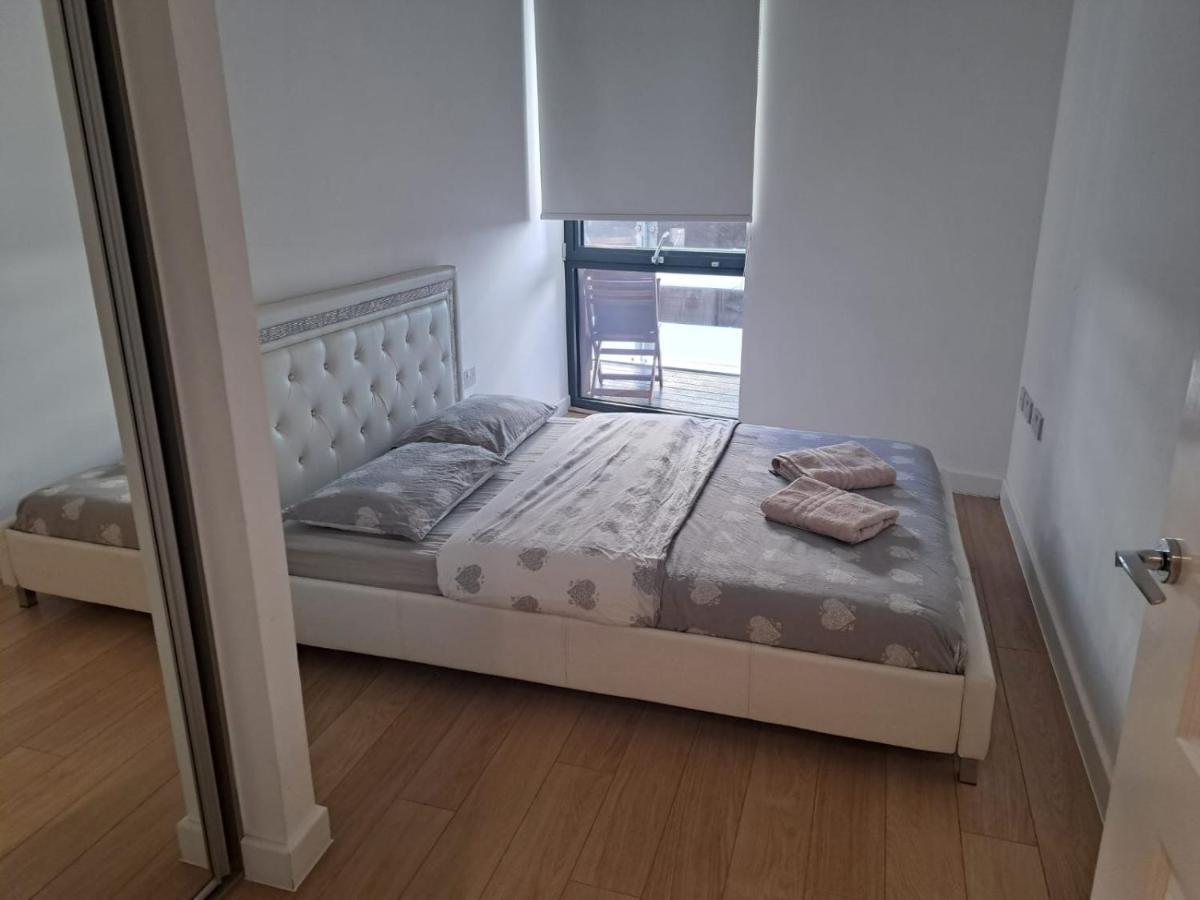 Amazing Apartment Moments Away From The Heart Of London Exterior photo